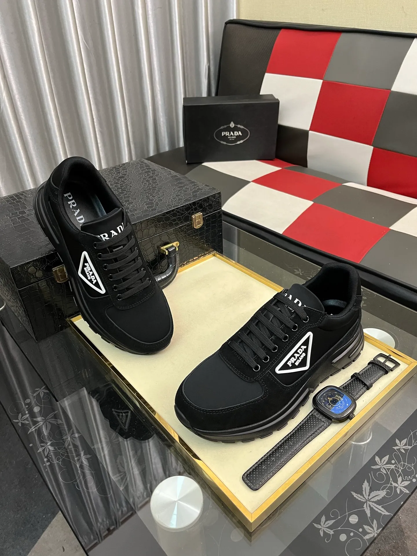 Men's shoes 💰420⌚️⌚️Prada•PRADA original quality.~ Unique modern style sneakers. 🏃A must-have casual shoe for trendy men😍😍 Original brand imported from Italy, imported original leather, sheep lining (refuses to discolor and grind feet) Sole: Original sole provided by the original factory, French lazy style design ⚠️Fit to the feet, original quality, super comfortable original sole. It’s like shooting the real thing🎬The real thing is better, high-quality sneakers Size: 38-444️⃣Colors available